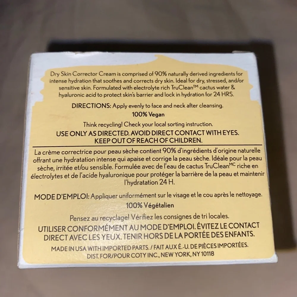 Brand NEW CoverGirl Clean Fresh Skincare Dry Skin Corrector Cream 60ml 2.0 Fl Oz